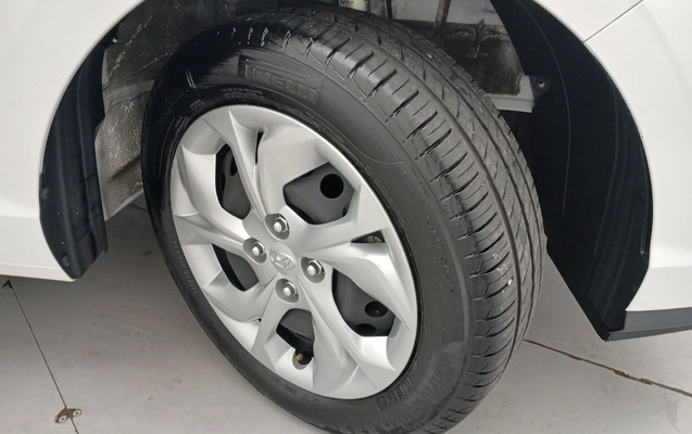 imagem-https://www.socarrao.com.br/sc-vehicle-images-prod/3962308/1789796935676-2_011813.jpg