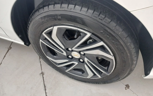 imagem-https://www.socarrao.com.br/sc-vehicle-images-prod/3962327/1789796943228-2_020342.jpg