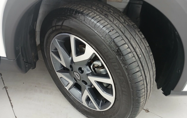 imagem-https://www.socarrao.com.br/sc-vehicle-images-prod/3962606/1789797173765-1_011700.jpg
