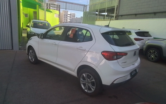 imagem-https://www.socarrao.com.br/sc-vehicle-images-prod/3962910/1789797621201-1_034545.jpg