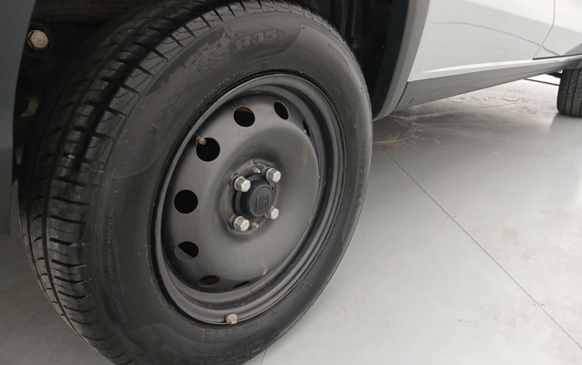 imagem-https://www.socarrao.com.br/sc-vehicle-images-prod/3962954/1789797642240-1_042452.jpg