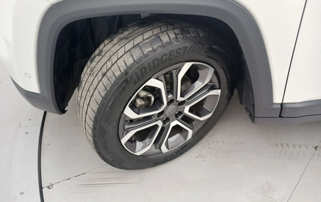 imagem-https://www.socarrao.com.br/sc-vehicle-images-prod/3963015/1789797707700-1_033236.jpg