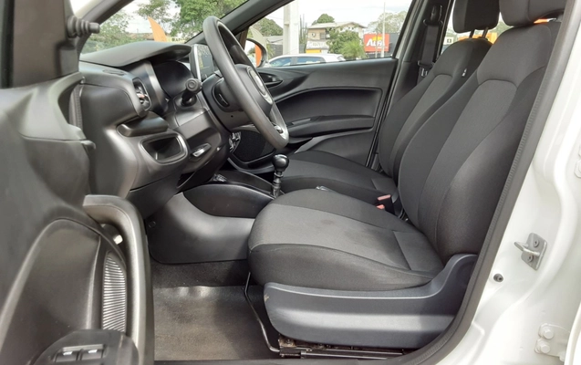 imagem-https://www.socarrao.com.br/sc-vehicle-images-prod/3963480/1789798527728-2_021756.jpg