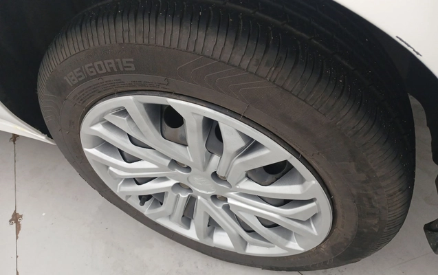 imagem-https://www.socarrao.com.br/sc-vehicle-images-prod/3963619/1789799233977-1_042655.jpg