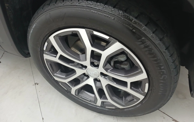 imagem-https://www.socarrao.com.br/sc-vehicle-images-prod/3963672/1789799395865-1_043906.jpg