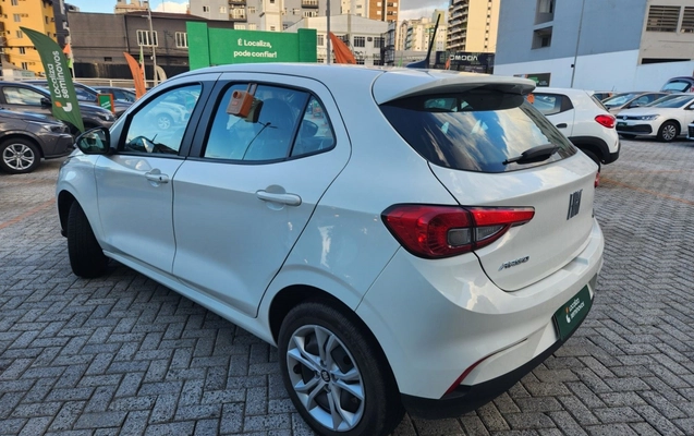 imagem-https://www.socarrao.com.br/sc-vehicle-images-prod/3963797/1789799485788-1_033941.jpg