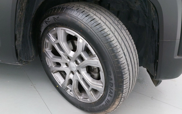 imagem-https://www.socarrao.com.br/sc-vehicle-images-prod/3965620/1789802908163-2_023825.jpg