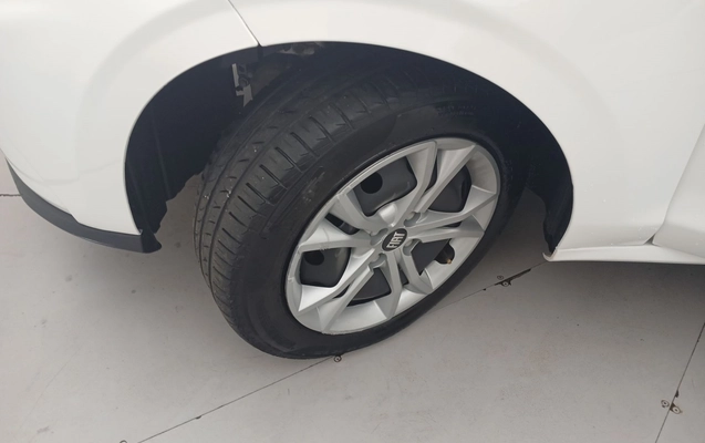 imagem-https://www.socarrao.com.br/sc-vehicle-images-prod/3966347/1789805387388-1_124317.jpg