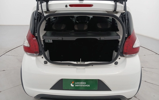 imagem-https://www.socarrao.com.br/sc-vehicle-images-prod/3966656/1789805742147-1_041115.jpg