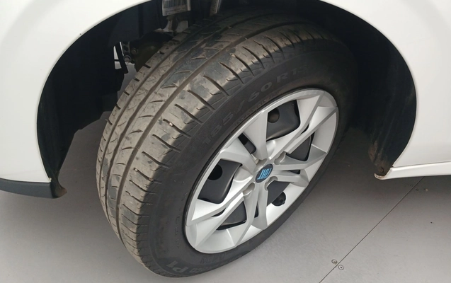 imagem-https://www.socarrao.com.br/sc-vehicle-images-prod/3967033/1789808320240-2_061021.jpg