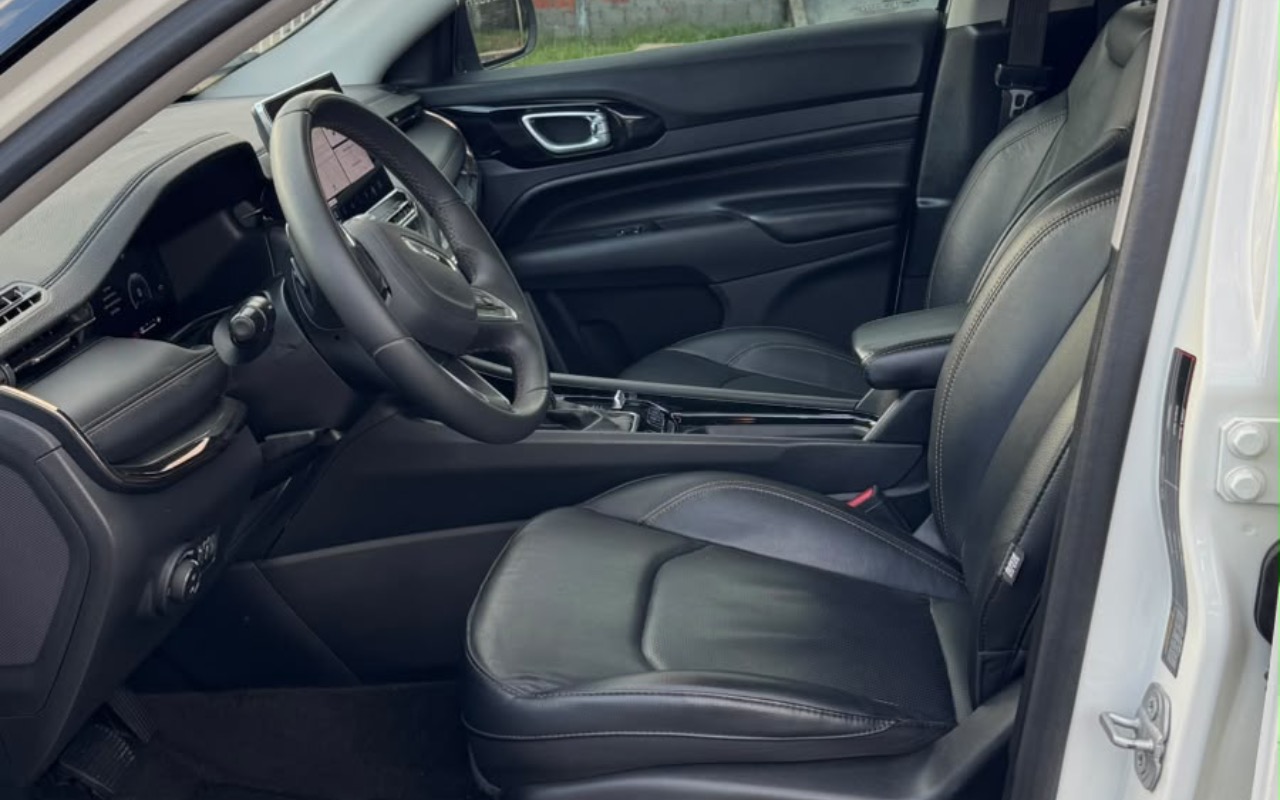 imagem-https://www.socarrao.com.br/sc-vehicle-images-prod/3967073/1789818330699-MTA0YjcwNTEtZGNiNi00MTJjLWEzZDAtYTczZGU5ZTQzNDA5LmpwZWc.jpeg