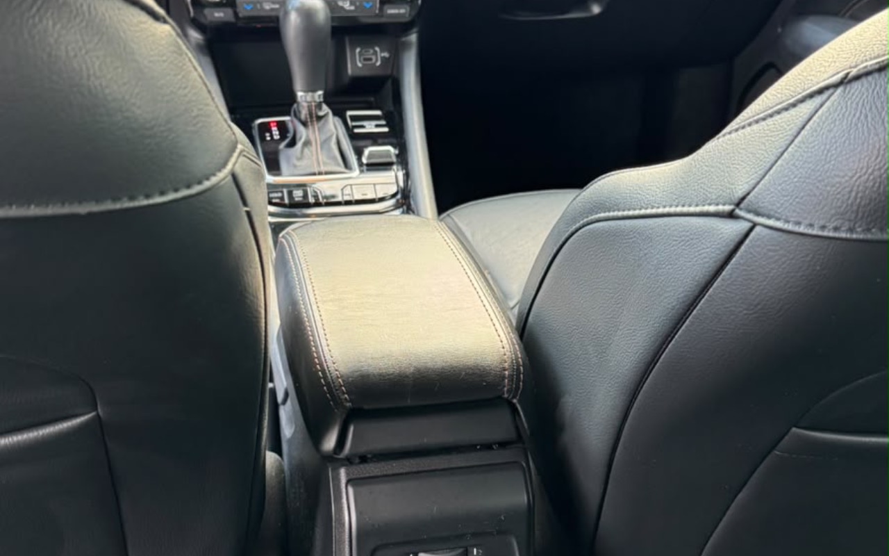 imagem-https://www.socarrao.com.br/sc-vehicle-images-prod/3967073/1789818331493-NmViNWJmNGQtYzI2YS00OWRlLTg0ZjktYzcwZDk5ODQxYWNiLmpwZWc.jpeg