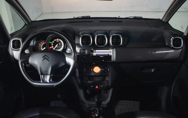 imagem-https://www.socarrao.com.br/sc-vehicle-images-prod/3967228/1789819642724-d458c224-fece-4cfe-81c8-22ef50cf073f.jpg
