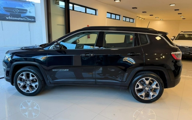 imagem-https://www.socarrao.com.br/sc-vehicle-images-prod/3967245/1789820081578-8_042800.jpg