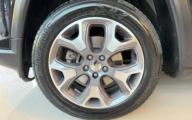 imagem-https://www.socarrao.com.br/sc-vehicle-images-prod/3967245/1789820081581-7_042800.jpg