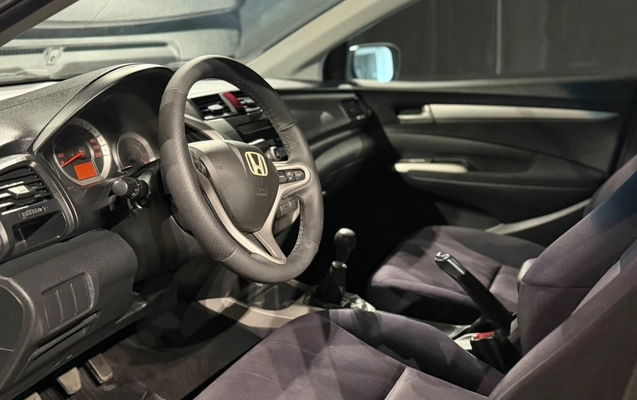 imagem-https://www.socarrao.com.br/sc-vehicle-images-prod/3967339/1789820642890-ce83890a557c414197ed86162b28cecc_1789820598860.jpg