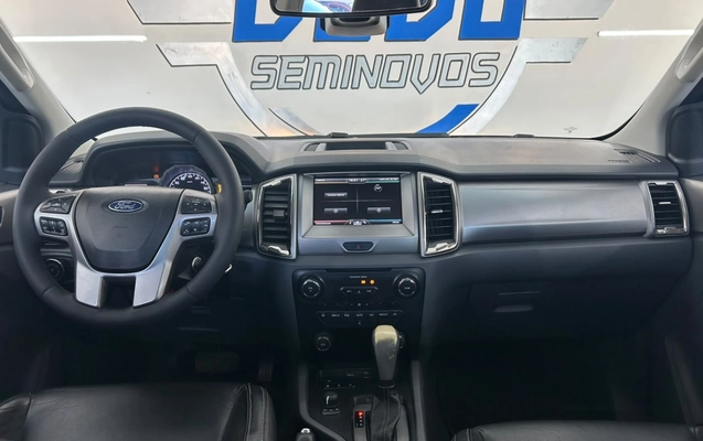 imagem-https://www.socarrao.com.br/sc-vehicle-images-prod/3967355/1789820941043-4_052055.jpg