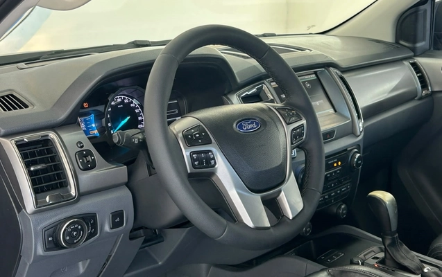 imagem-https://www.socarrao.com.br/sc-vehicle-images-prod/3967355/1789820941052-1_052055.jpg