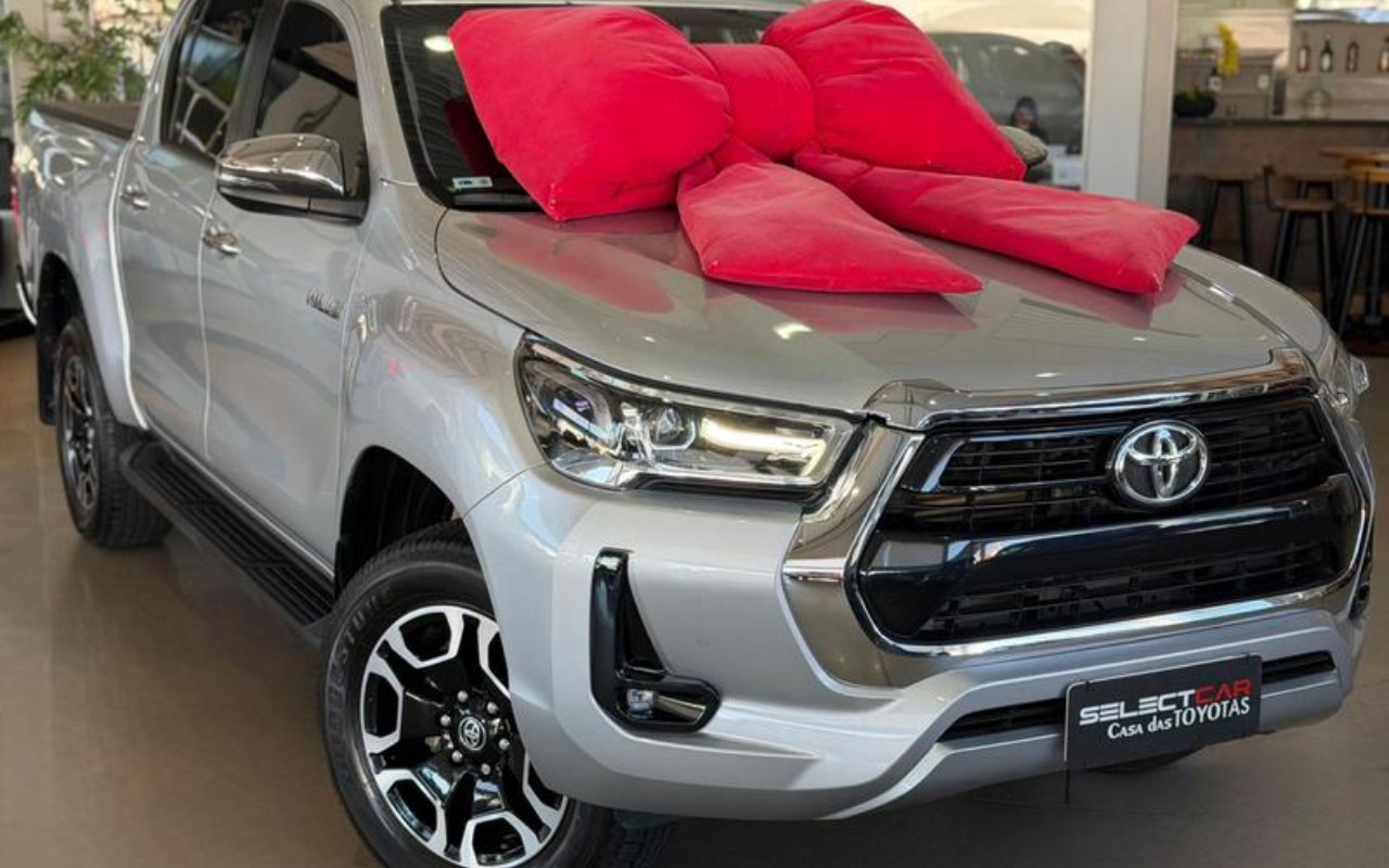 Toyota Hilux 2026 Prata — foto 1 de 3