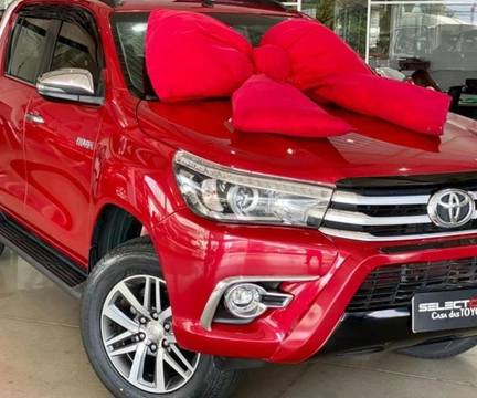 Toyota Hilux 2017 Vermelho — foto 1 de 3