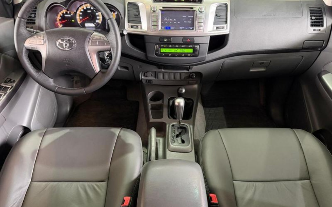 imagem-https://www.socarrao.com.br/sc-vehicle-images-prod/3967409/1789822033512-ODM2NDM0M18yMF9CXzVmMDczM2IwY2QuanBlZw.jpeg