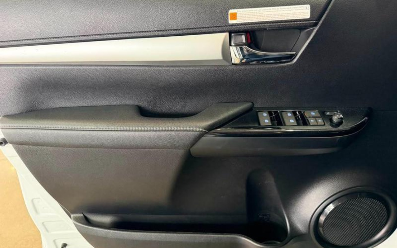 imagem-https://www.socarrao.com.br/sc-vehicle-images-prod/3967421/1789822314509-ODMwMzY0OF8xM19CX2VmNzViM2FjZWUuanBlZw.jpeg