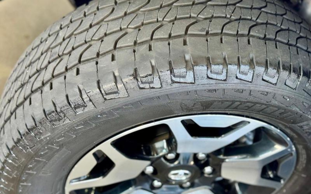 imagem-https://www.socarrao.com.br/sc-vehicle-images-prod/3967481/1789822836349-ODI5NjU5Nl8yMV9CX2ZlYTc2ZmQ3ZjQuanBlZw.jpeg