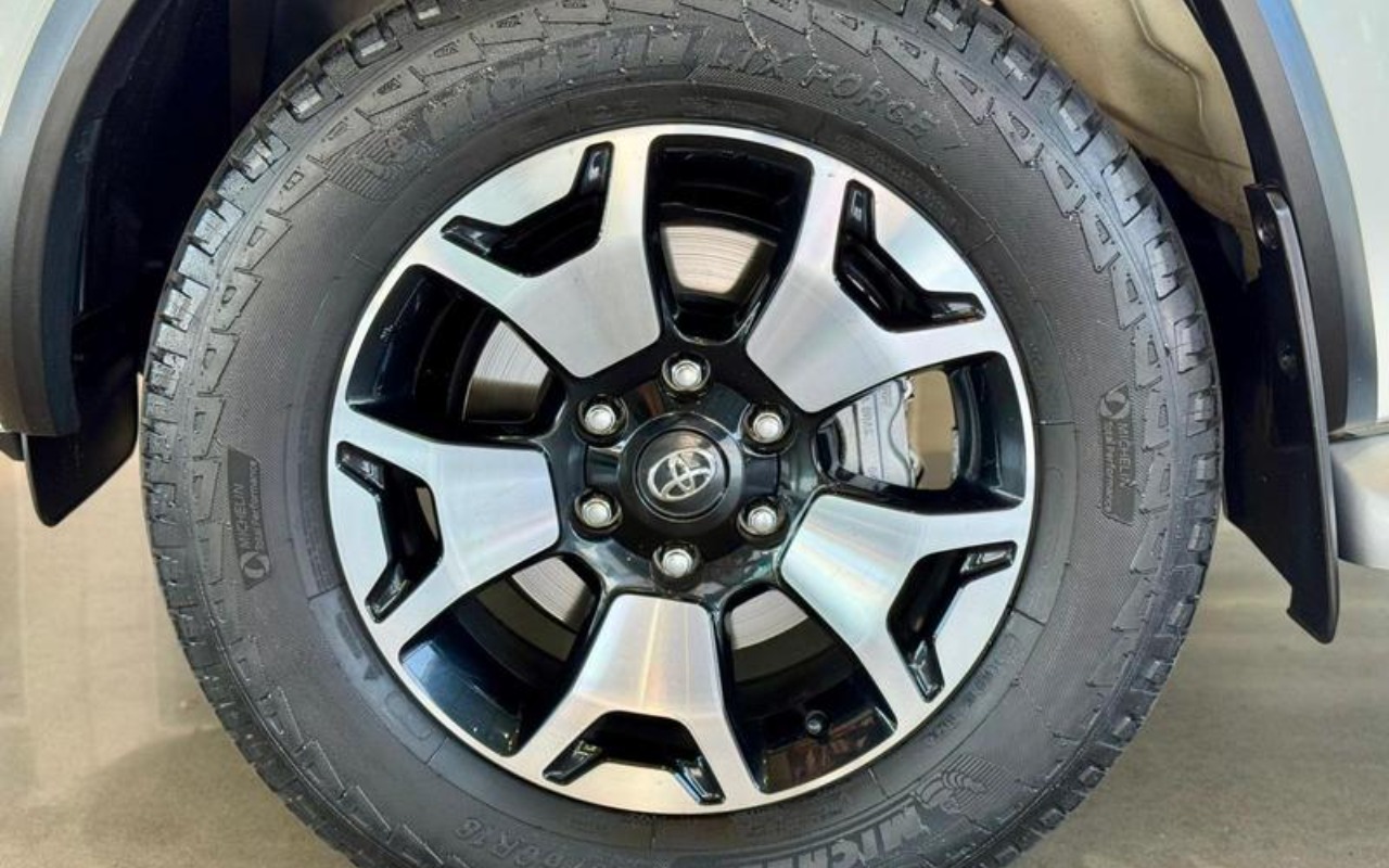 imagem-https://www.socarrao.com.br/sc-vehicle-images-prod/3967481/1789822836625-ODI5NjU5Nl8yNV9CX2E0NjdjMTJlMzkuanBlZw.jpeg