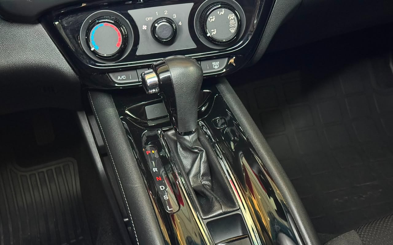 imagem-https://www.socarrao.com.br/sc-vehicle-images-prod/3967487/1789822983501-V2hhdHNBcHAgSW1hZ2UgMjAyNi0wNy0wNyBhdCAxNC4xMS4yNiAoMikuanBlZw.jpeg
