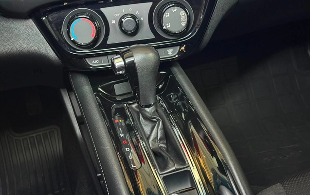 imagem-https://www.socarrao.com.br/sc-vehicle-images-prod/3967487/1789822983501-V2hhdHNBcHAgSW1hZ2UgMjAyNi0wNy0wNyBhdCAxNC4xMS4yNiAoMikuanBlZw.jpeg