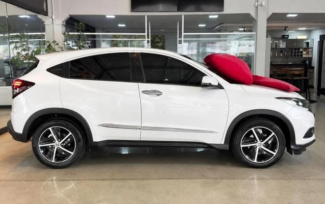 imagem-https://www.socarrao.com.br/sc-vehicle-images-prod/3967497/1789823122854-ODM1NjI1Nl83X0JfZDc3NjIxODkzNi5qcGVn.jpeg