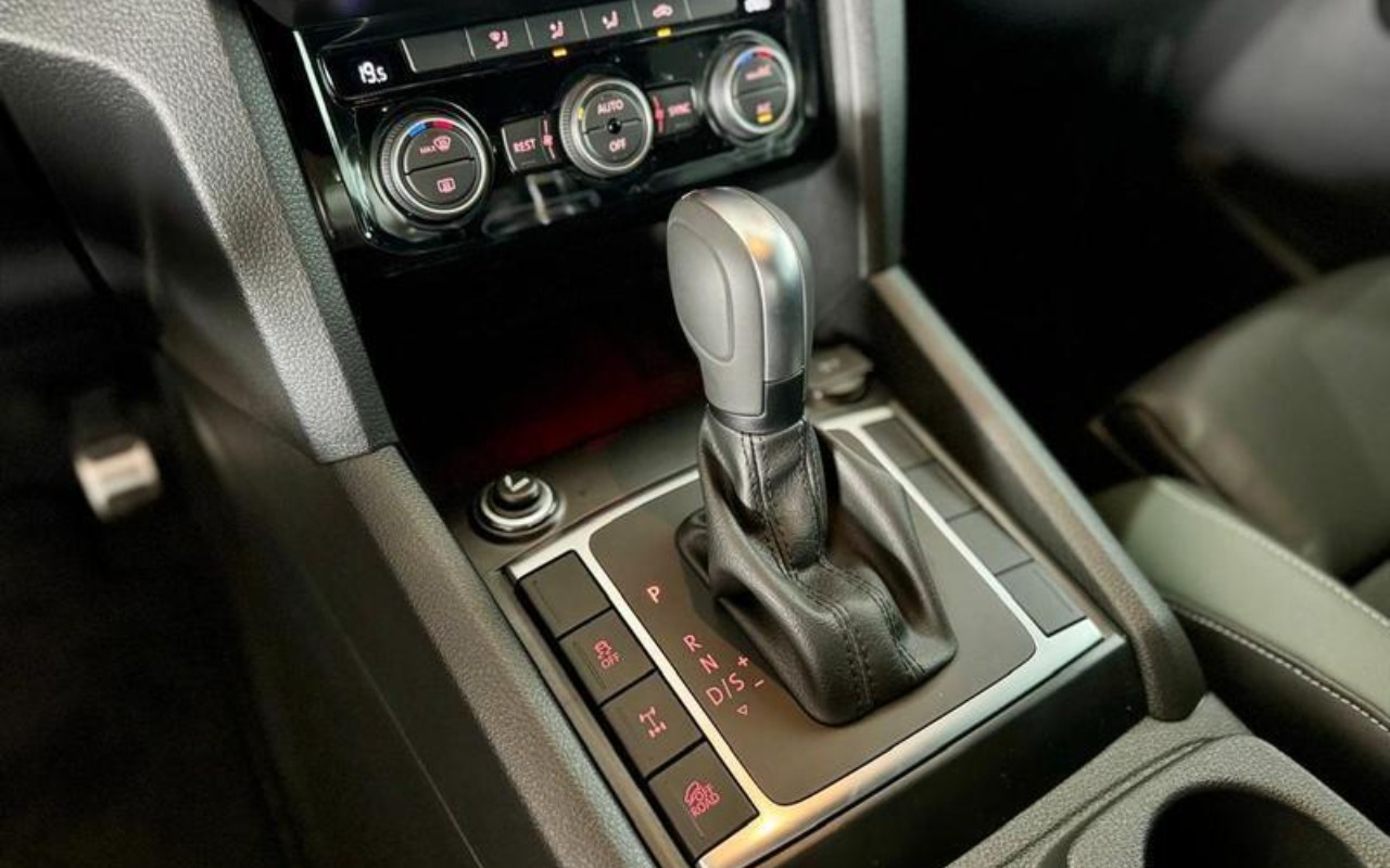 imagem-https://www.socarrao.com.br/sc-vehicle-images-prod/3967552/1789823445516-ODQwMTE2N185X0JfYzk5ZjFhMmJkZC5qcGVn.jpeg