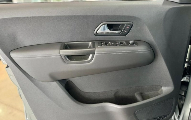 imagem-https://www.socarrao.com.br/sc-vehicle-images-prod/3967552/1789823445818-ODQwMTE2N18xM19CXzE1MDY1NzIxZmQuanBlZw.jpeg