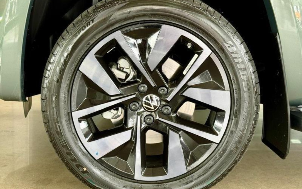 imagem-https://www.socarrao.com.br/sc-vehicle-images-prod/3967552/1789823446252-ODQwMTE2N18xOF9CXzE2YjNmNDk4NDkuanBlZw.jpeg
