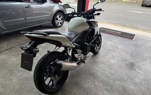 imagem-https://www.socarrao.com.br/sc-vehicle-images-prod/3967578/1789823745800-app-photos-x58arbAwMpmH7hHpsaahtMbBRhnq90hP.jpg