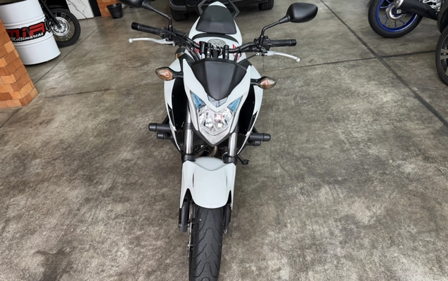 imagem-https://www.socarrao.com.br/sc-vehicle-images-prod/3967578/1789823745818-app-photos-Dk7SYhoQqJIFHbEvv8O63puXMeaCFZXt.jpg