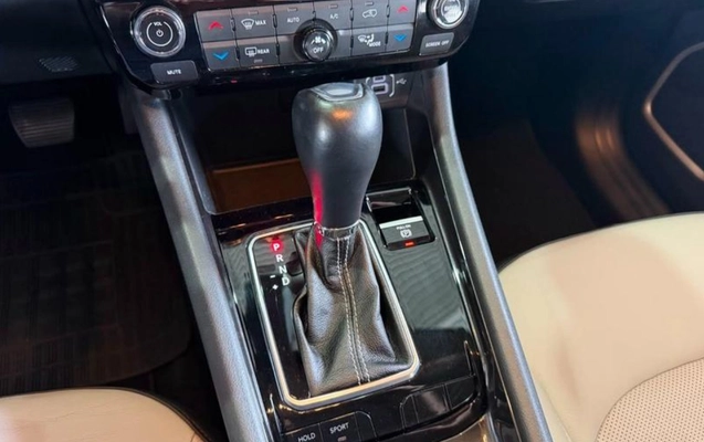 imagem-https://www.socarrao.com.br/sc-vehicle-images-prod/3967583/1789823886583-ODMxMzQyNF8xMl9CXzQ3NjA5NTEyYzguanBlZw.jpeg
