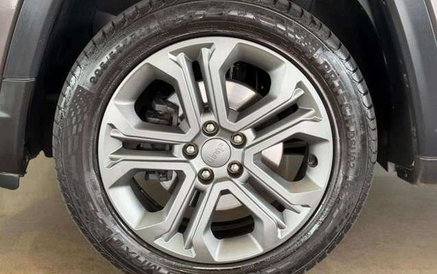 imagem-https://www.socarrao.com.br/sc-vehicle-images-prod/3967583/1789823886966-ODMxMzQyNF8xN19CX2YzYzllNmQ5OWUuanBlZw.jpeg
