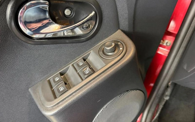 imagem-https://www.socarrao.com.br/sc-vehicle-images-prod/3967675/1789824947320-ODQ0ODMyNF8xMF9CXzgxNGMzMDJhZTkuanBlZw.jpeg
