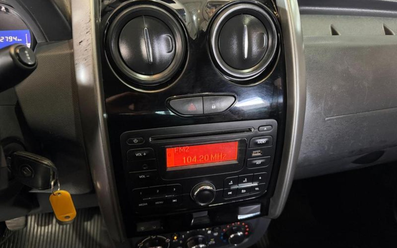 imagem-https://www.socarrao.com.br/sc-vehicle-images-prod/3967675/1789824947549-ODQ0ODMyNF8xM19CX2JlMDM2NzUzYTkuanBlZw.jpeg
