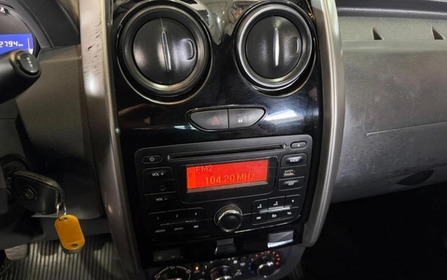 imagem-https://www.socarrao.com.br/sc-vehicle-images-prod/3967675/1789824947549-ODQ0ODMyNF8xM19CX2JlMDM2NzUzYTkuanBlZw.jpeg