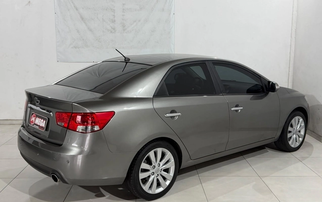 imagem-https://www.socarrao.com.br/sc-vehicle-images-prod/3967690/1789825215813-eb31705d6d96405e9e32c776a6ad3298_1789825136316.jpg
