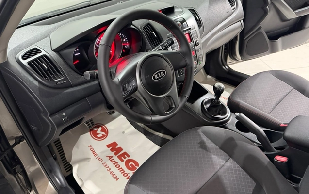 imagem-https://www.socarrao.com.br/sc-vehicle-images-prod/3967690/1789825215816-c3a921f451e2458c837ba65b19b60407_1789825136329.jpg