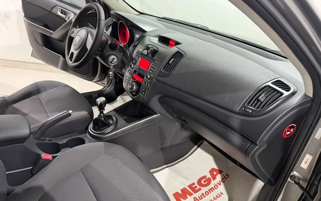 imagem-https://www.socarrao.com.br/sc-vehicle-images-prod/3967690/1789825215826-688fd5cd3fa14f60a633149b5fd69de7_1789825136347.jpg