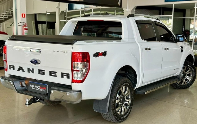 imagem-https://www.socarrao.com.br/sc-vehicle-images-prod/3967720/1789825581366-V2hhdHNBcHAgSW1hZ2UgMjAyNi0wNy0zMSBhdCAxMC4xOC4yNyAoMSkuanBlZw.jpeg