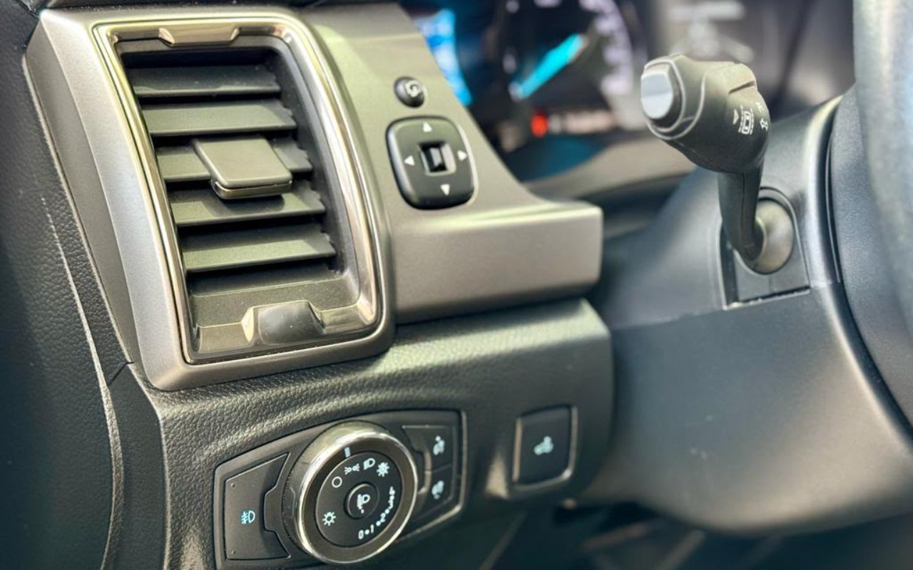 imagem-https://www.socarrao.com.br/sc-vehicle-images-prod/3967720/1789825582512-V2hhdHNBcHAgSW1hZ2UgMjAyNi0wNy0zMSBhdCAxMC4xOC4zMC5qcGVn.jpeg