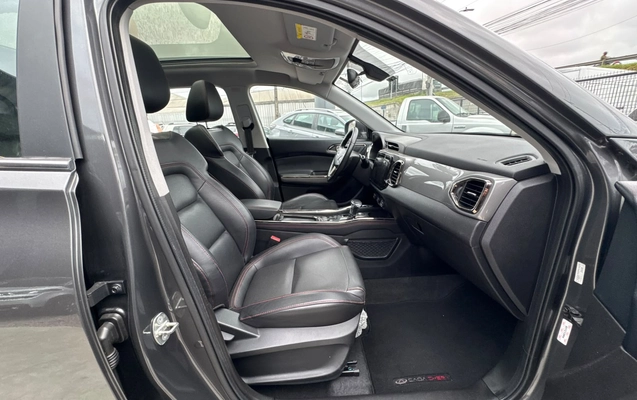 imagem-https://www.socarrao.com.br/sc-vehicle-images-prod/3967733/1789825798178-003_8d367efcb8420c7c7bba82516851deb2.jpg