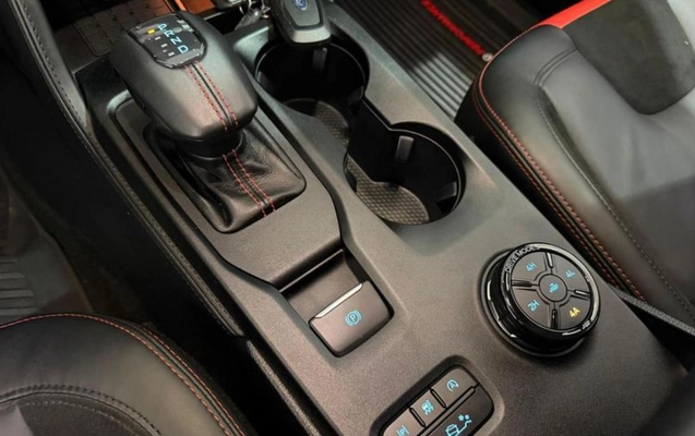 imagem-https://www.socarrao.com.br/sc-vehicle-images-prod/3967739/1789825822513-ODM4NTY1Ml8xMV9CX2EzMzM0MzY2Y2IuanBlZw.jpeg