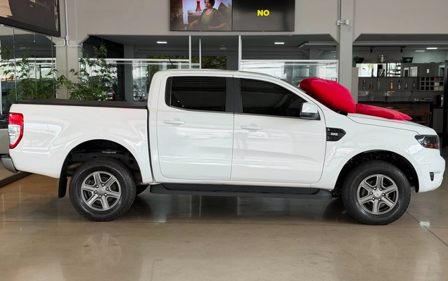 imagem-https://www.socarrao.com.br/sc-vehicle-images-prod/3967750/1789825911727-V2hhdHNBcHAgSW1hZ2UgMjAyNi0wOC0wNiBhdCAxMy41My41MCAoMSkuanBlZw.jpeg