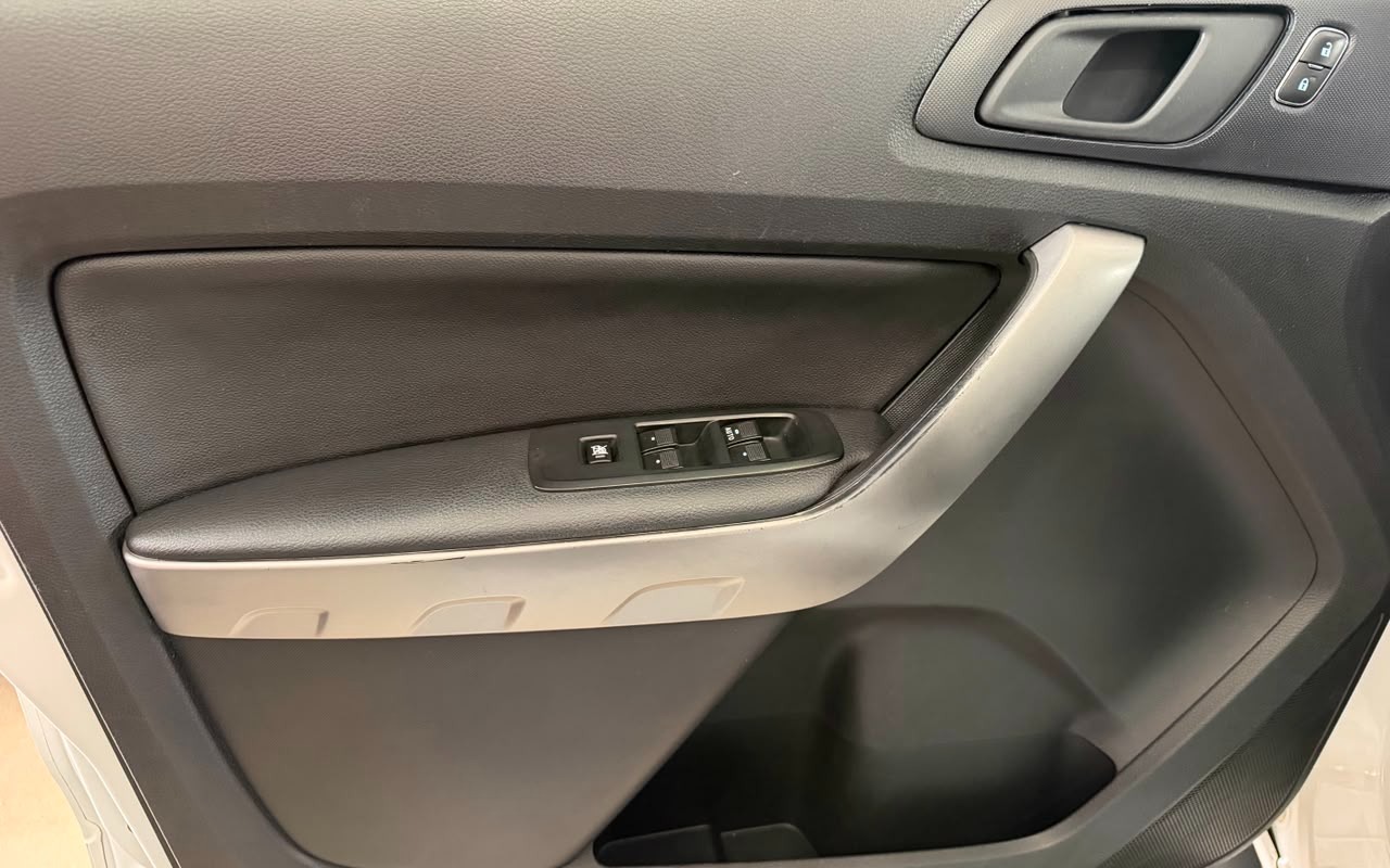 imagem-https://www.socarrao.com.br/sc-vehicle-images-prod/3967750/1789825912464-V2hhdHNBcHAgSW1hZ2UgMjAyNi0wOC0wNiBhdCAxMy41My41MiAoMykuanBlZw.jpeg